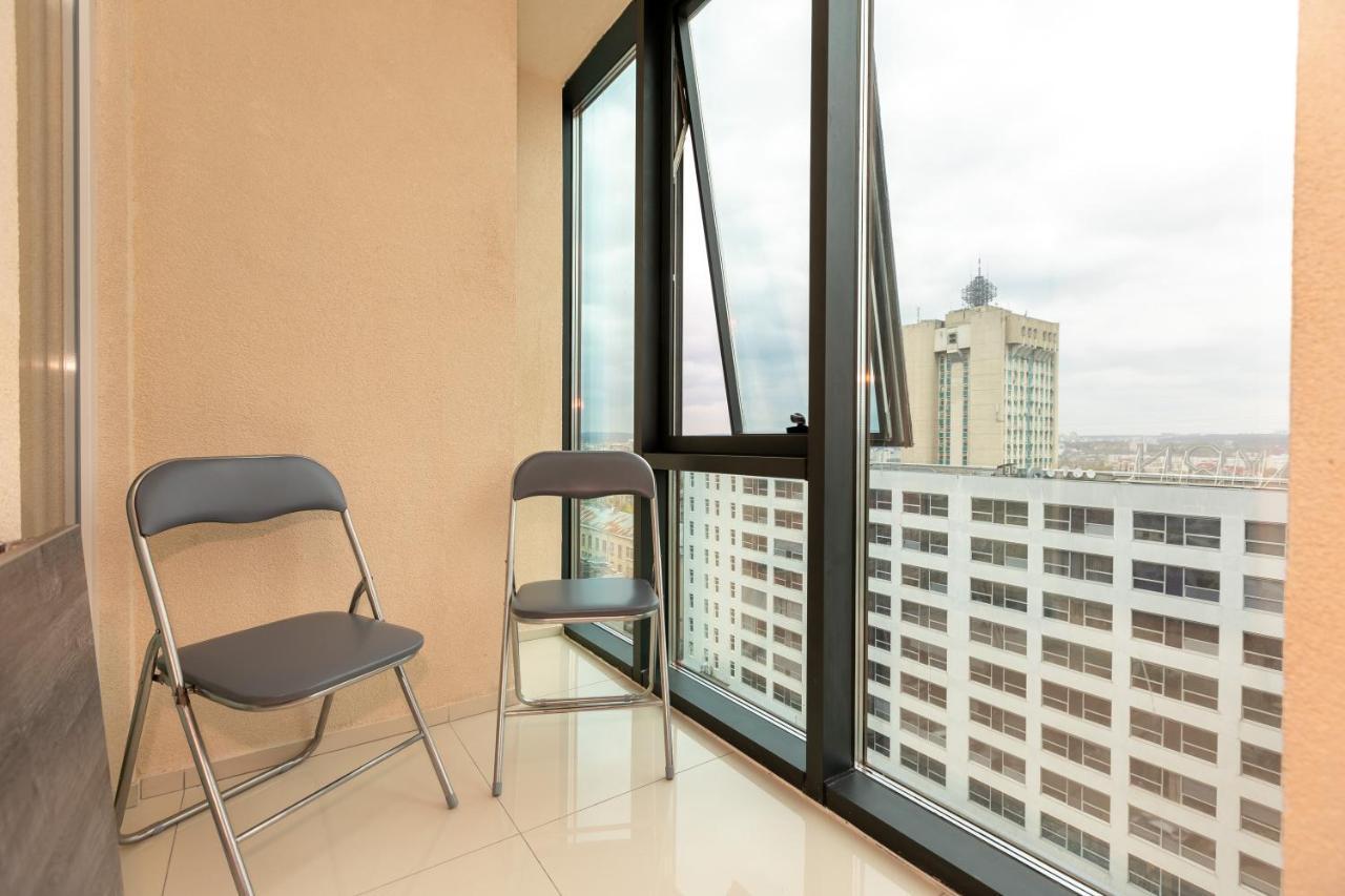 Main Street Sky House Apartments 키시나우 외부 사진