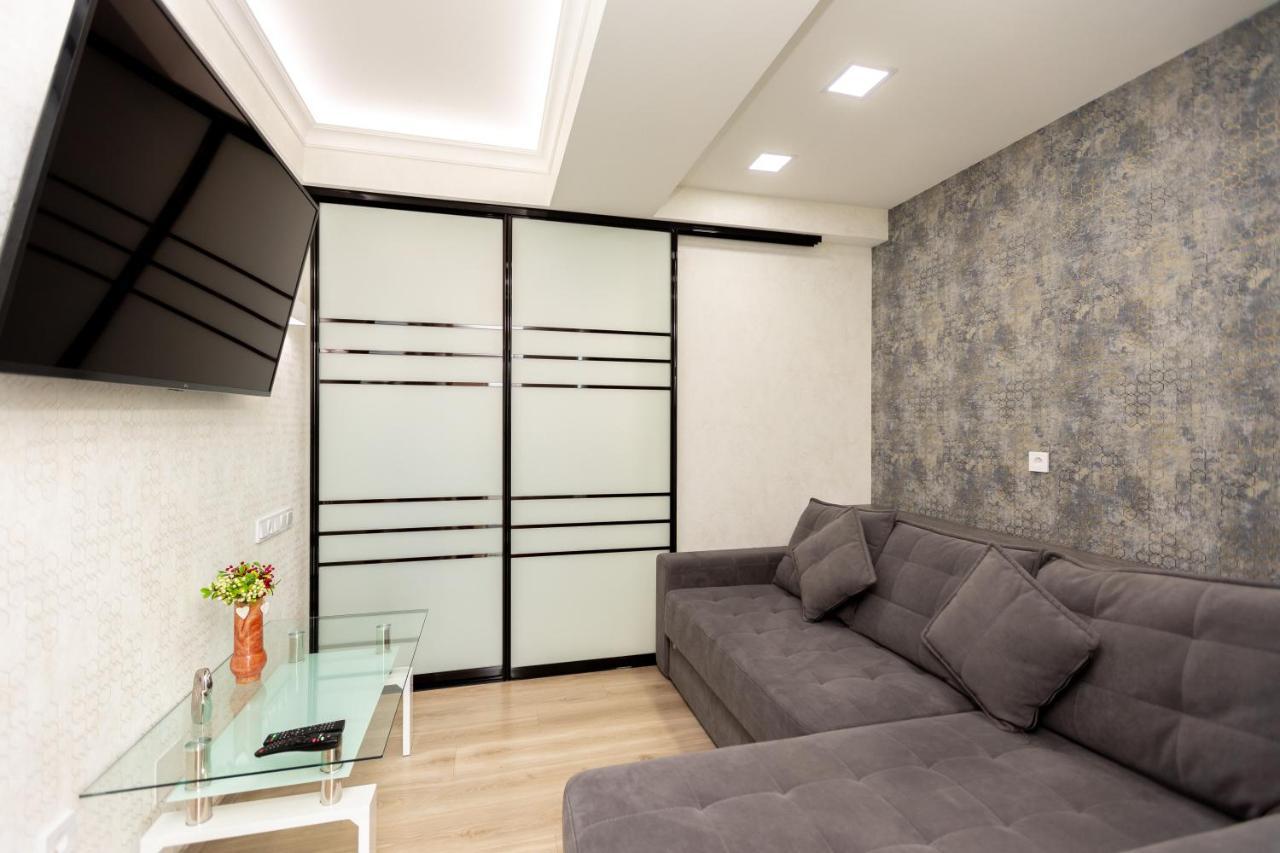 Main Street Sky House Apartments 키시나우 외부 사진