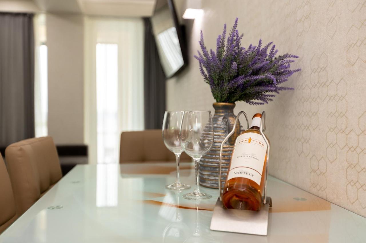 Main Street Sky House Apartments 키시나우 외부 사진