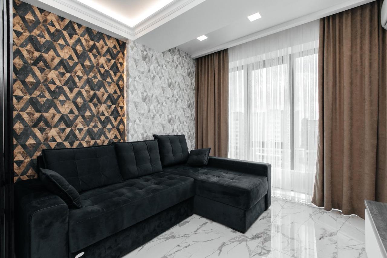 Main Street Sky House Apartments 키시나우 외부 사진