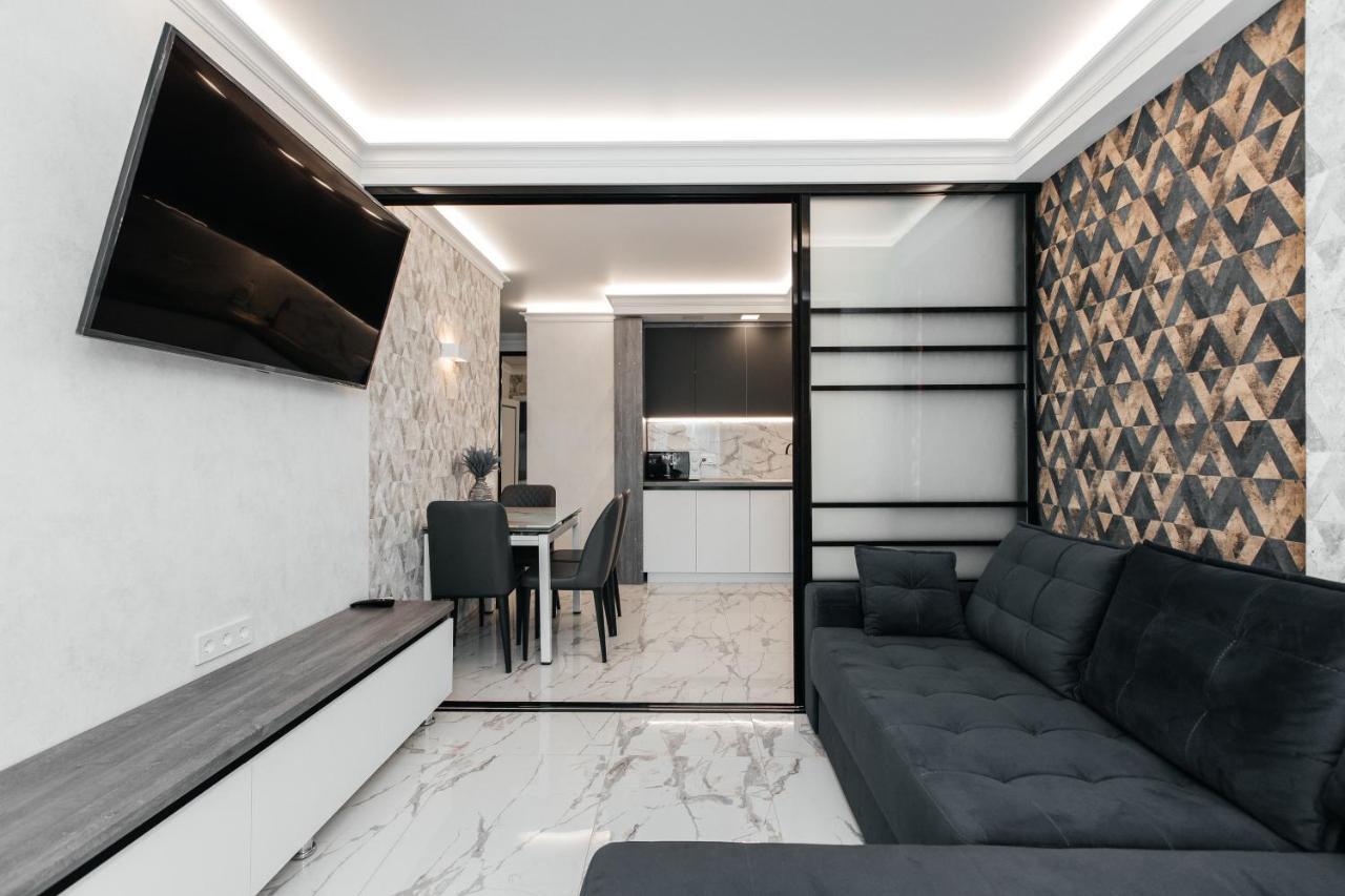 Main Street Sky House Apartments 키시나우 외부 사진