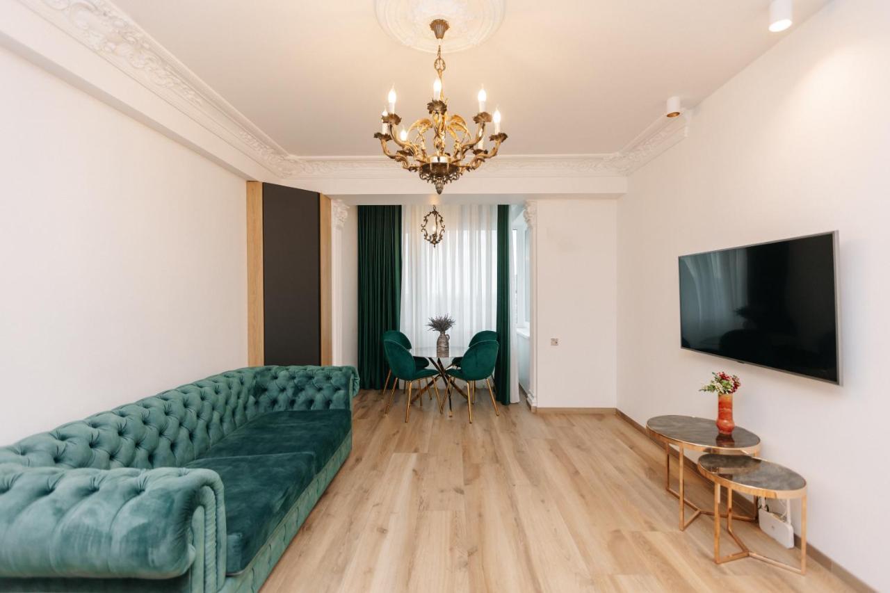 Main Street Sky House Apartments 키시나우 외부 사진