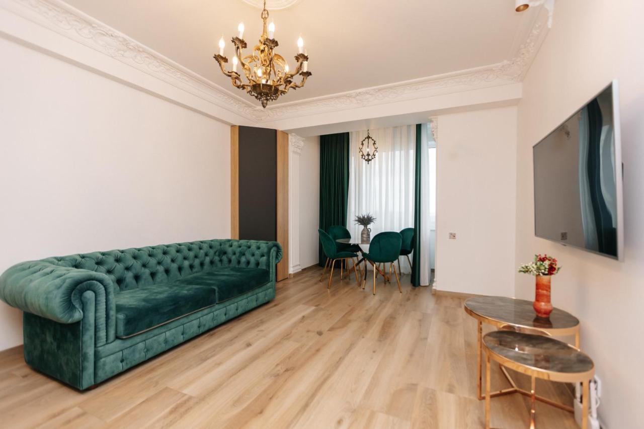 Main Street Sky House Apartments 키시나우 외부 사진