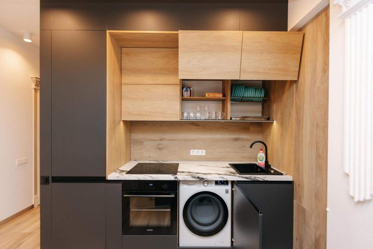 Main Street Sky House Apartments 키시나우 외부 사진