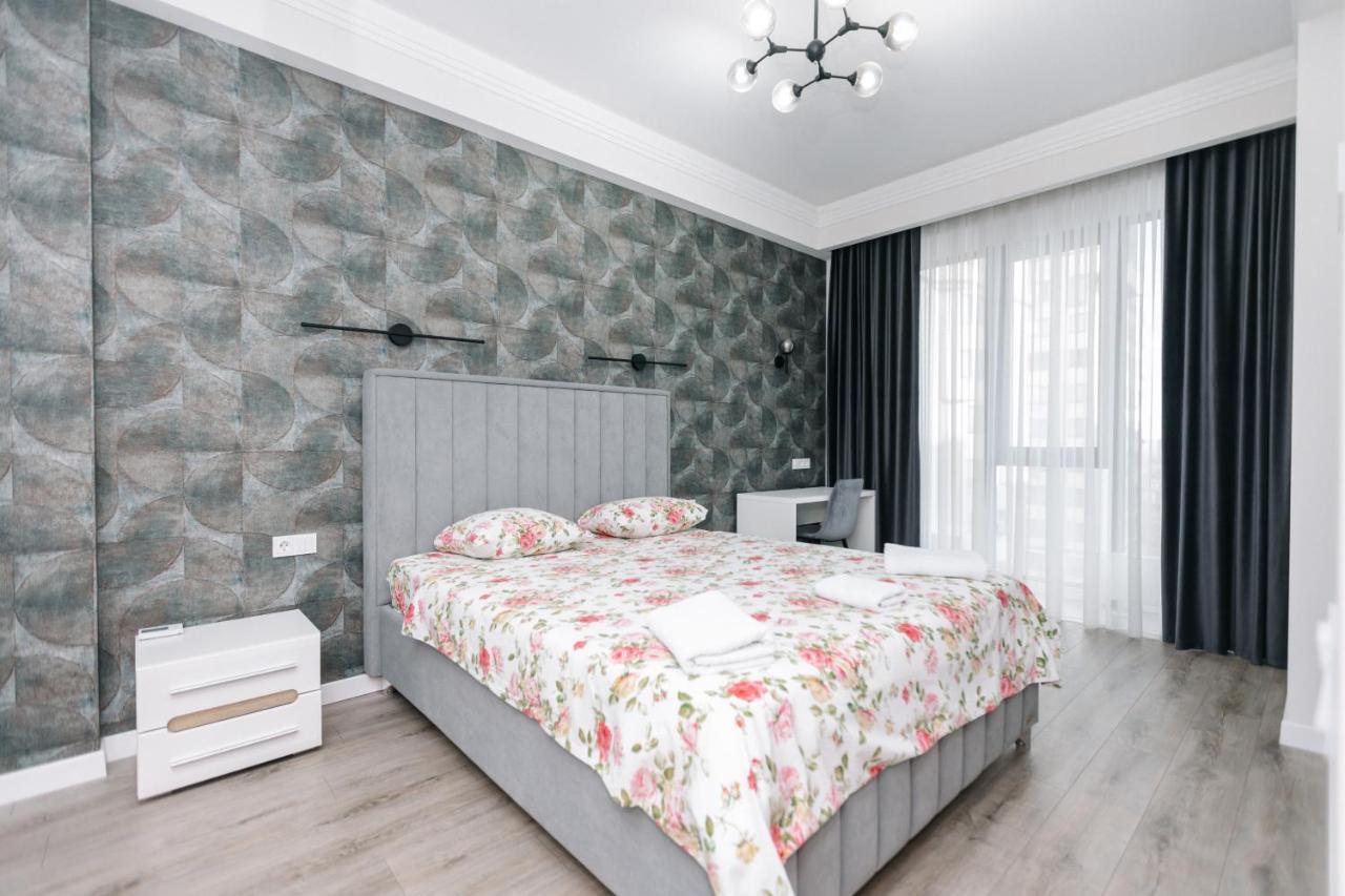 Main Street Sky House Apartments 키시나우 외부 사진