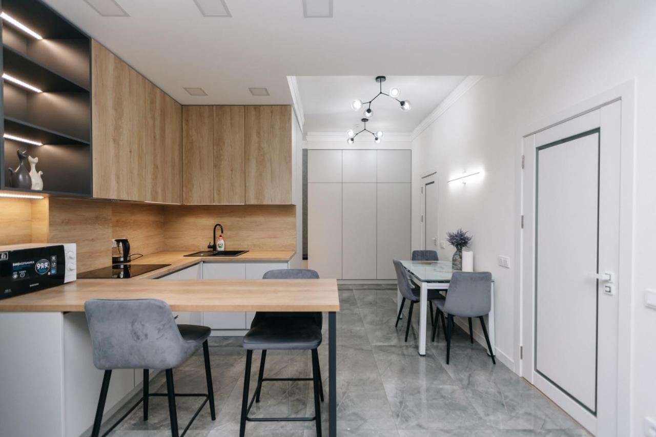 Main Street Sky House Apartments 키시나우 외부 사진