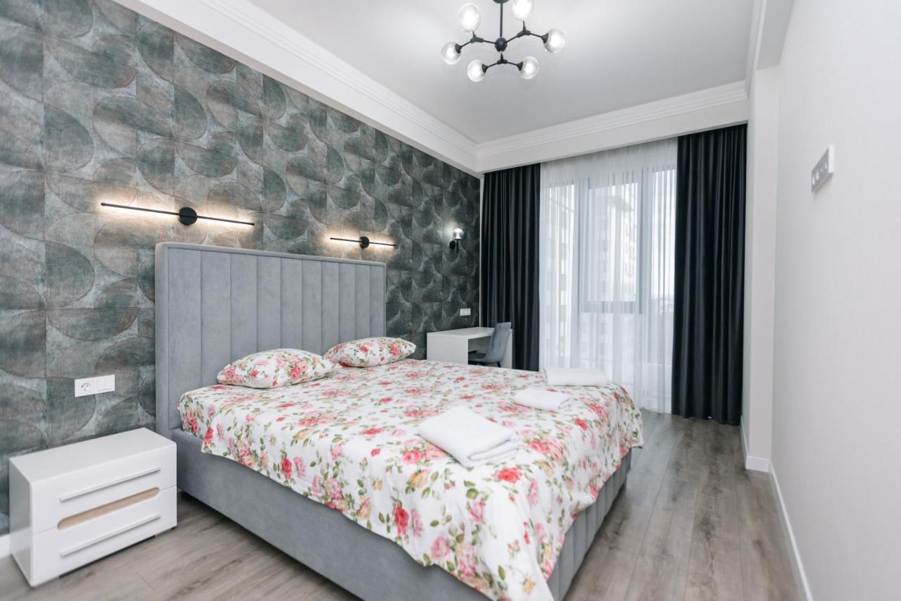 Main Street Sky House Apartments 키시나우 외부 사진