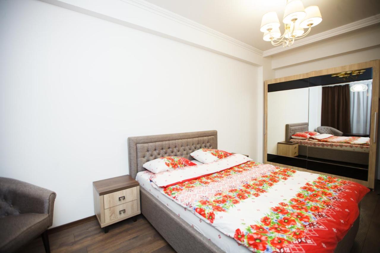 Main Street Sky House Apartments 키시나우 외부 사진