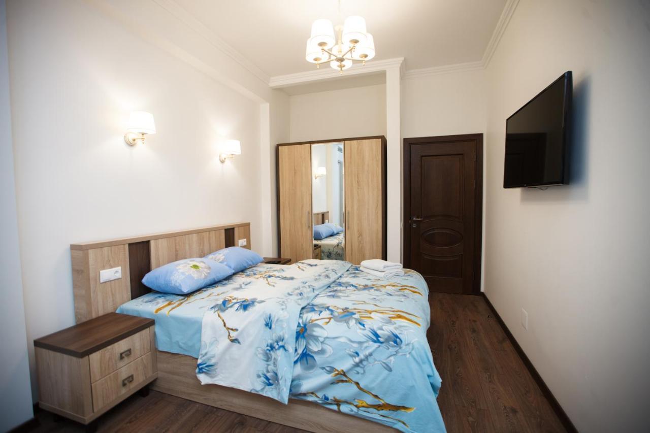 Main Street Sky House Apartments 키시나우 외부 사진
