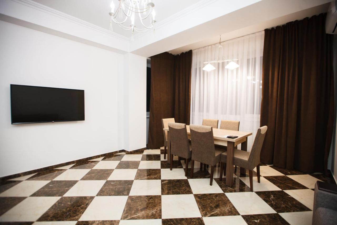 Main Street Sky House Apartments 키시나우 외부 사진