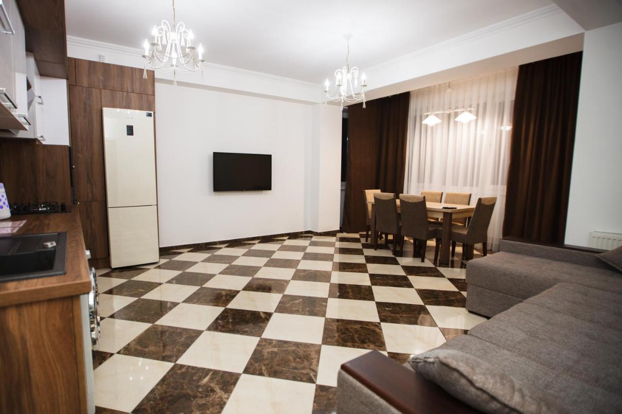 Main Street Sky House Apartments 키시나우 외부 사진