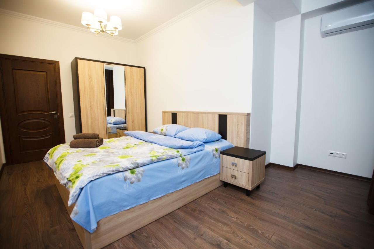 Main Street Sky House Apartments 키시나우 외부 사진