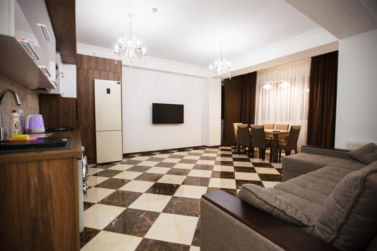 Main Street Sky House Apartments 키시나우 외부 사진