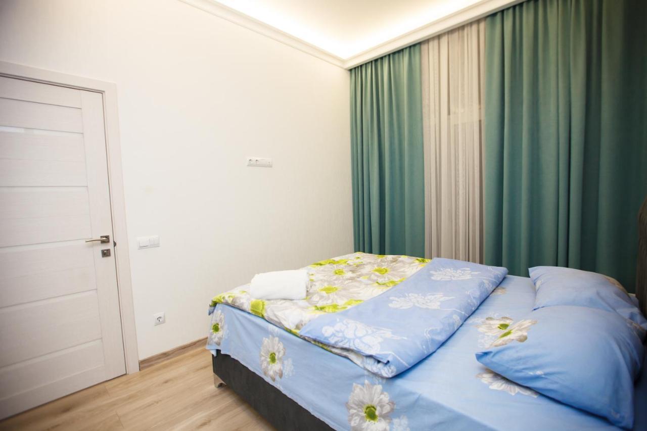 Main Street Sky House Apartments 키시나우 외부 사진