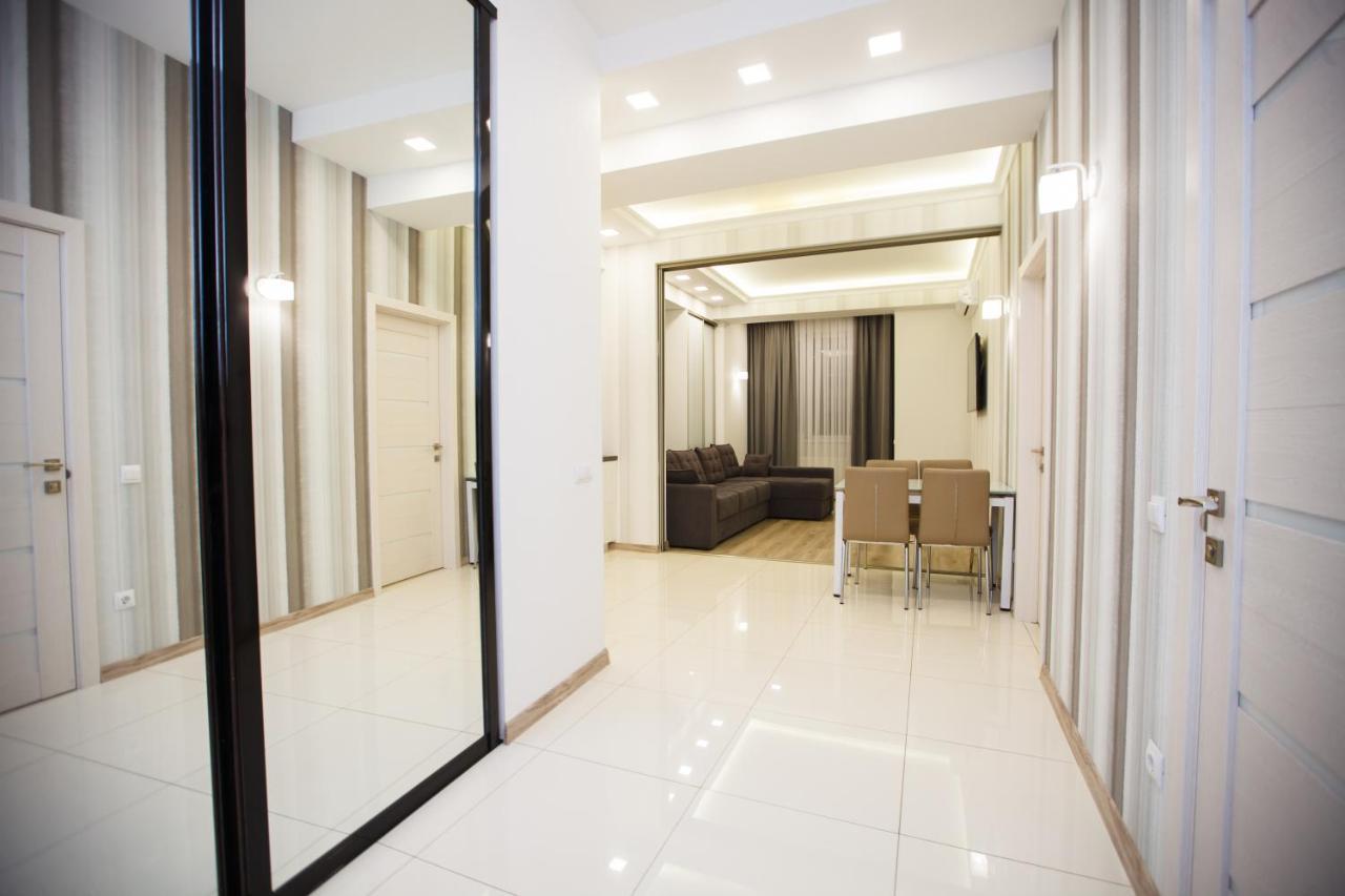 Main Street Sky House Apartments 키시나우 외부 사진