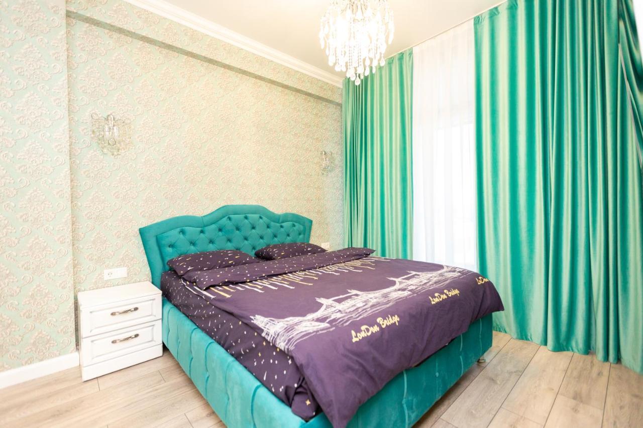 Main Street Sky House Apartments 키시나우 외부 사진