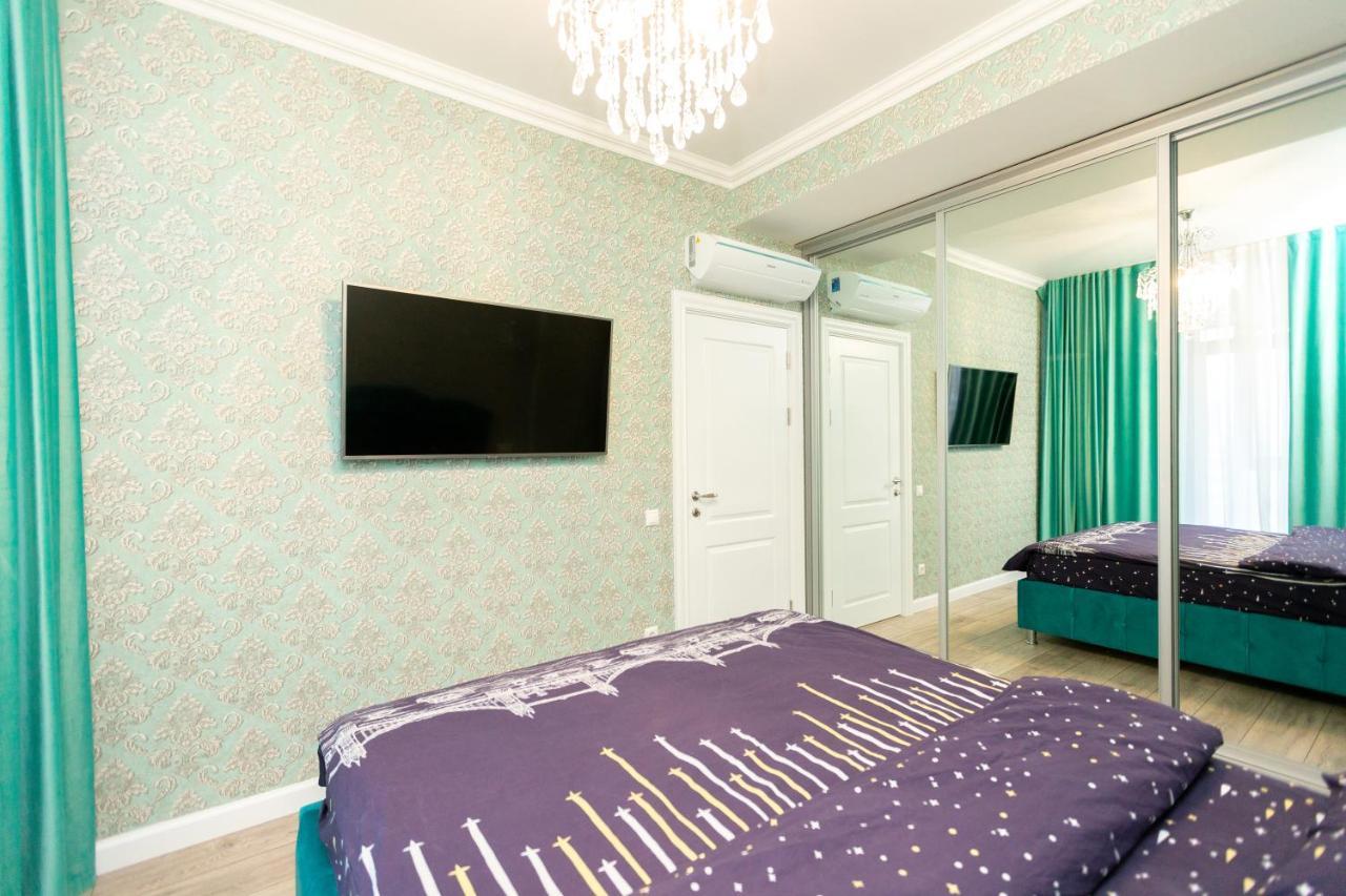 Main Street Sky House Apartments 키시나우 외부 사진